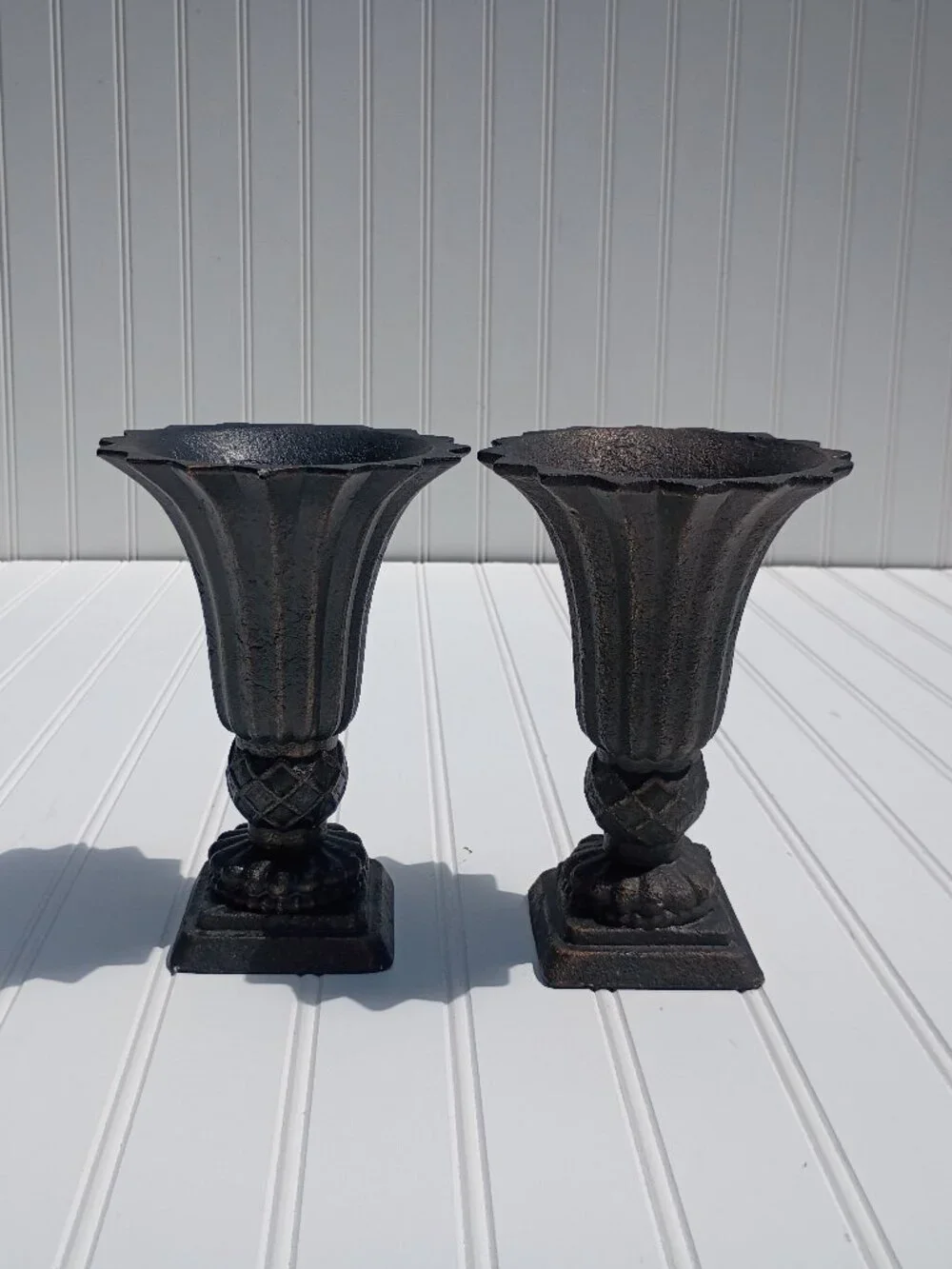 Set of 2 Cast Resin Vases 7.25